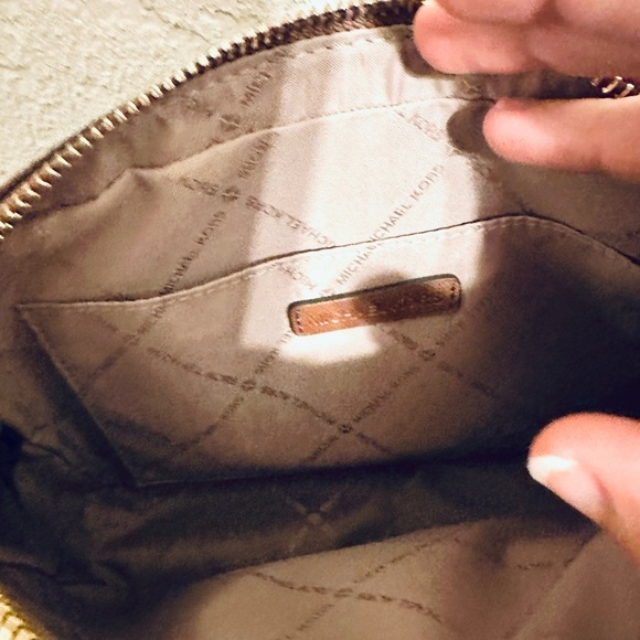Michael Kors Signature Jet Set Brown Crossbody Bag EUC - Picture 5 of 5